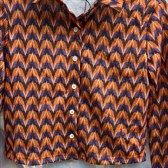 Cider Cropped Button Down Shirt - Picture 4 of 6